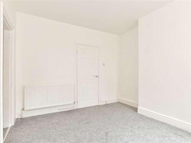 Flat for sale in Sheerness, Oad Street