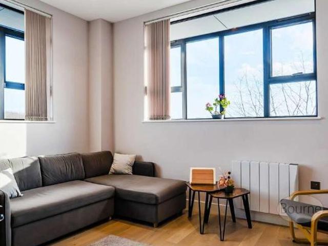 Flat for sale in Sheerwater, Woking