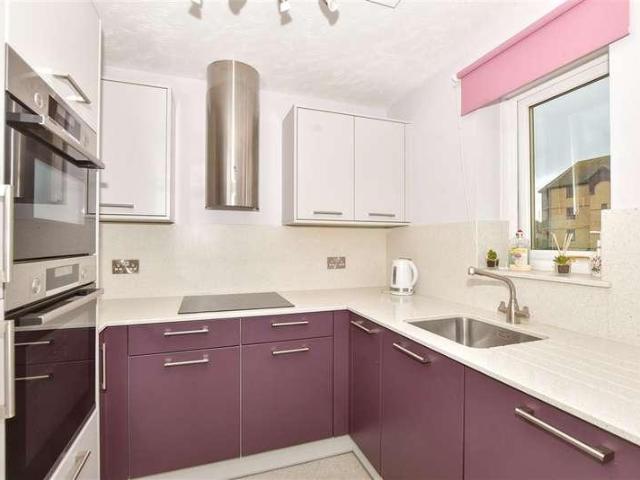 Flat for sale in East Cliff, Thanet