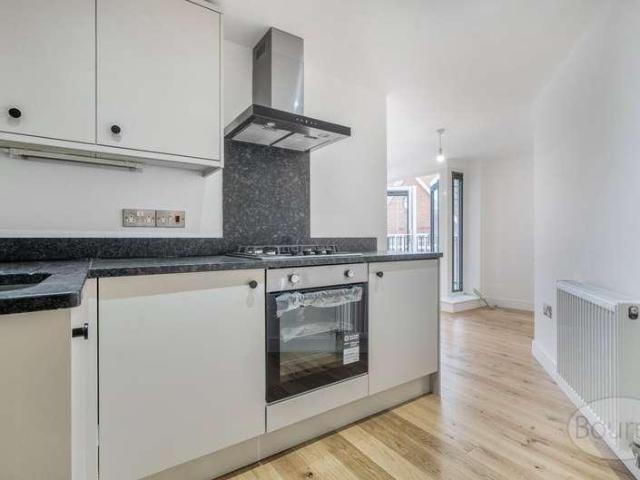 Flat for sale in Petersfield, Bolton Low Houses