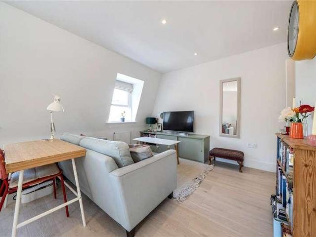 Flat for sale in Wooburn, Bourne End