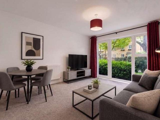 Flat for sale in Old Kent Road, Greater London