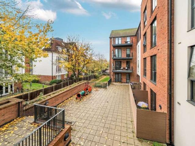 Flat for sale in Greater London