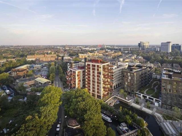 Flat for sale in London Borough of Hounslow, Greater London