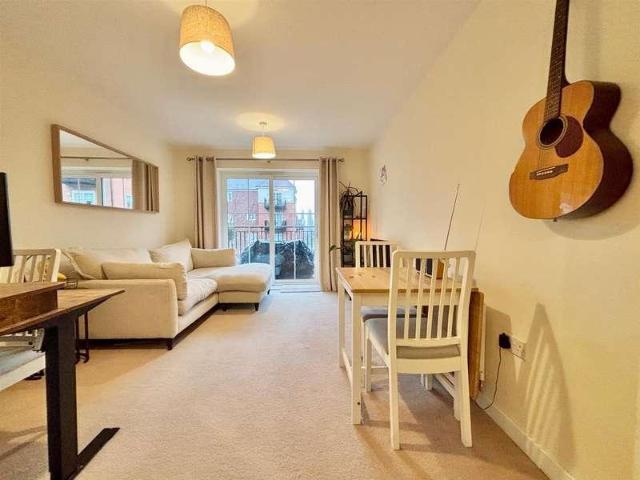 Flat for sale in The Butts, Kent