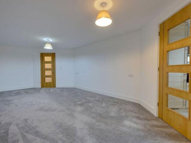 Flat for sale in World's End, Perryfields