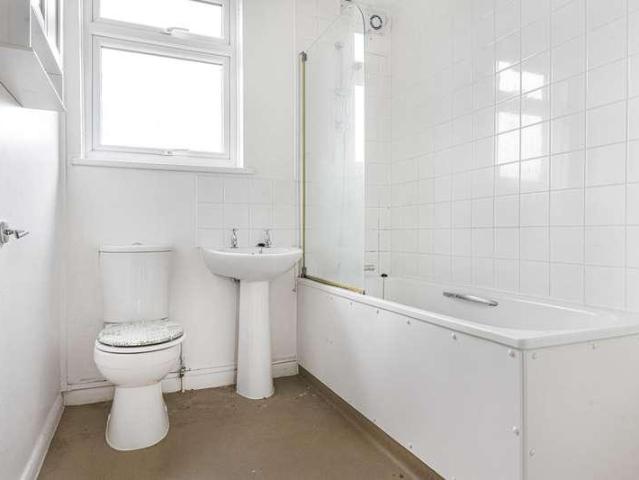 Flat for sale in Widmore, Greater London
