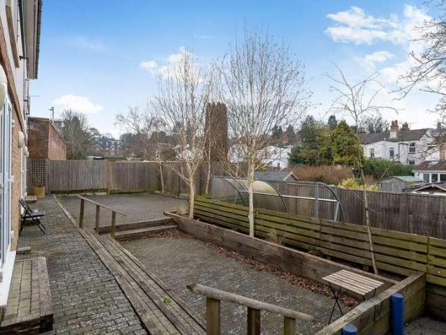 Flat for sale in Sevenoaks, The Butts