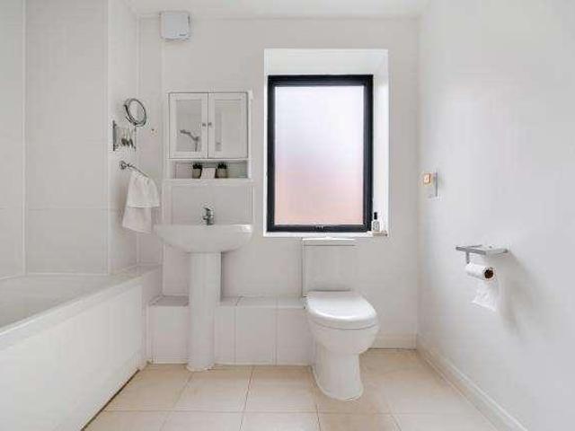 Flat for sale in Newtown, Reading