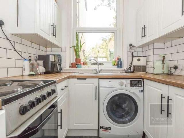 Flat for sale in Heigham Grove, East Bank