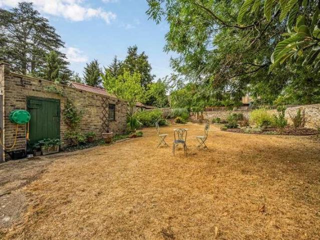 Flat for sale in London Borough of Ealing, Greater London