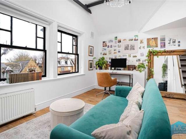 Flat for sale in South Hampstead, Greater London