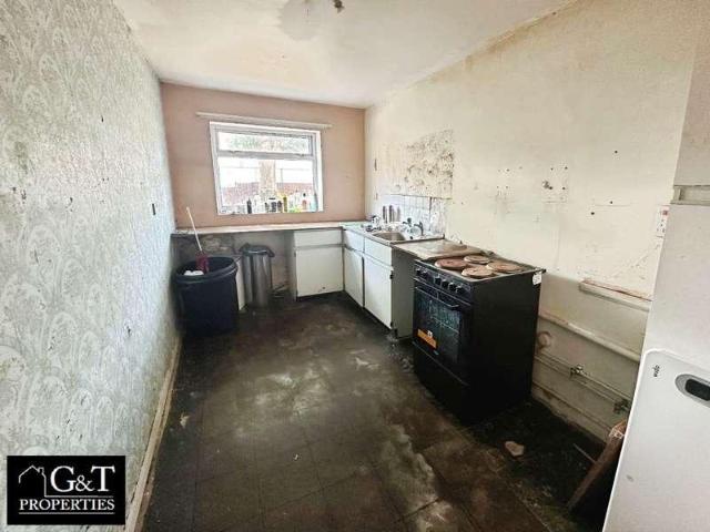 Flat for sale in Harts Hill, Brierley Hill