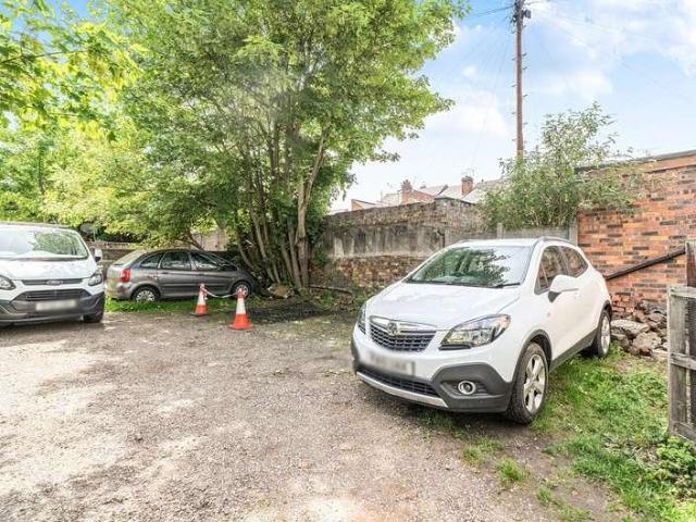 Flat for sale in Hammond Street