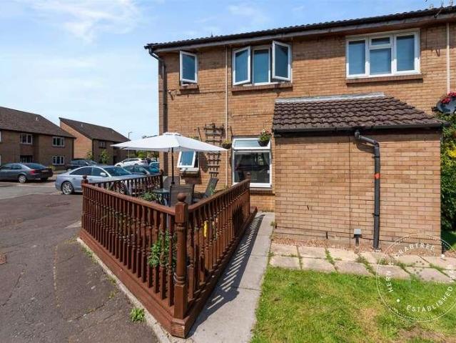 Flat for sale in Fairwater, Cardiff
