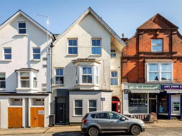 Flat for sale in Lucastes, Perryfields