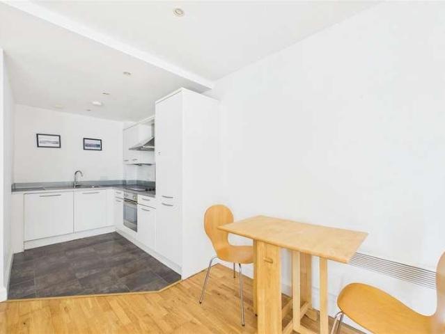 Flat for sale in Kingsdown, Feckenham