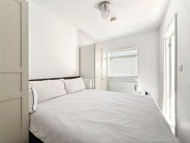 Flat for sale in West Worthing, Worthing