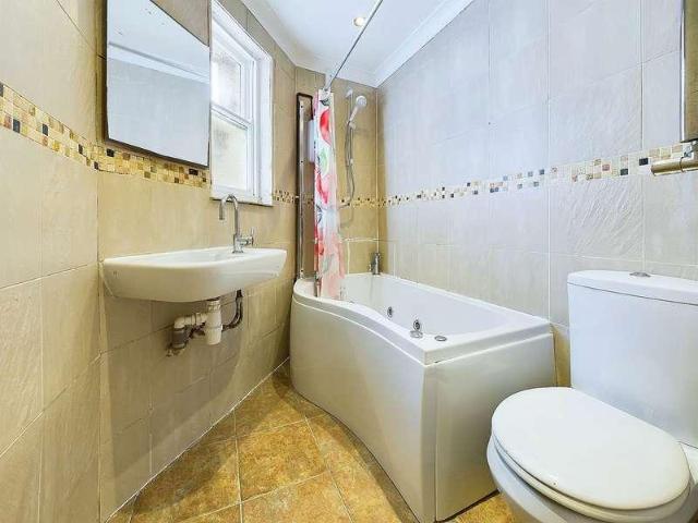 Flat for sale in Brunswick