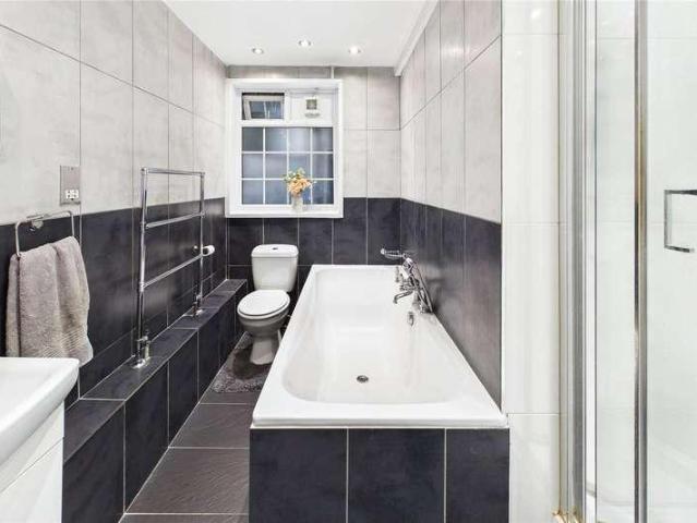 Flat for sale in London Borough of Lambeth, Greater London