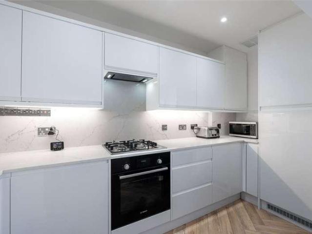 Flat for sale in St. John's Wood, Greater London
