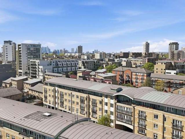 Flat for sale in Bromley-by-Bow, Poplar Grove