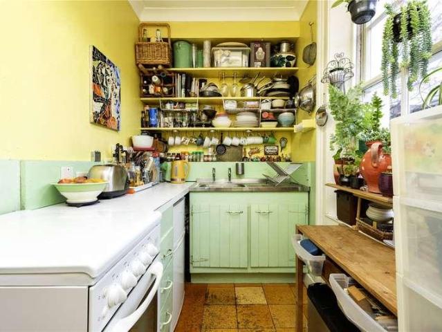 Flat for sale in Barnsbury, Greater London