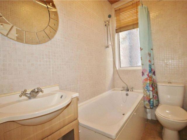 Flat for sale in London Borough of Hounslow, Greater London