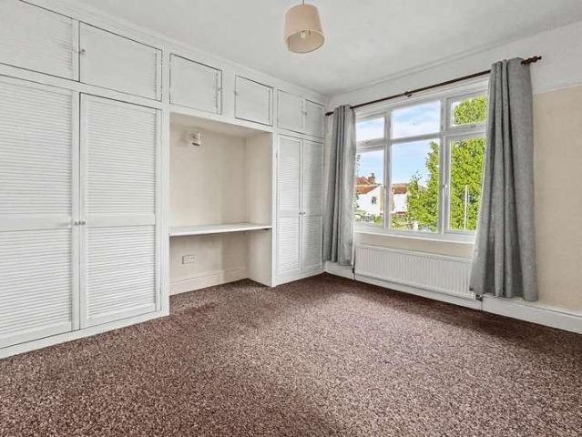 Flat for sale in Shirley, Southampton