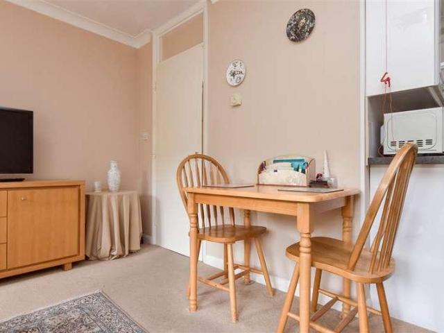 Flat for sale in Caterham, Caterham Valley