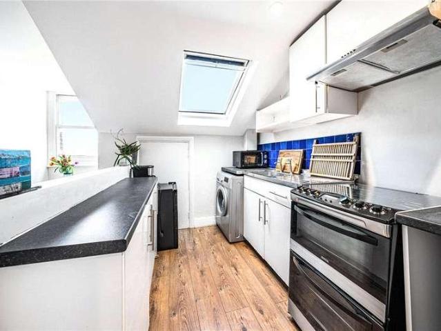 Flat for sale in Crystal Palace, Greater London