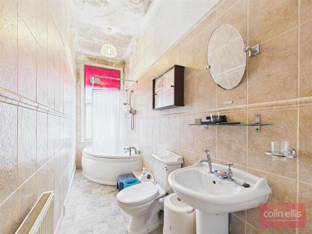 Flat for sale in South Cliff, Kepwick