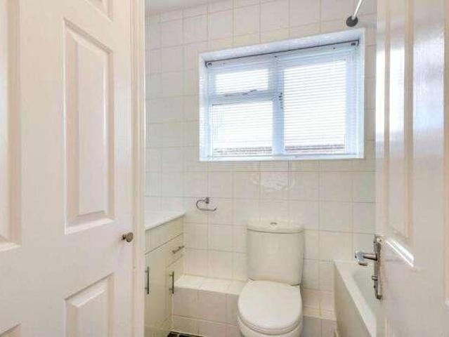 Flat for sale in Woodcote, Epsom