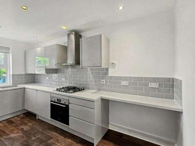 Flat for sale in London Borough of Lewisham, Greater London