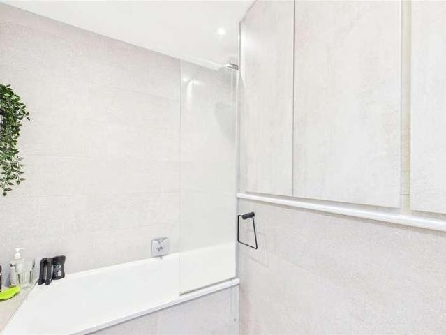 Flat for sale in Mindenhurst, Surrey Heath