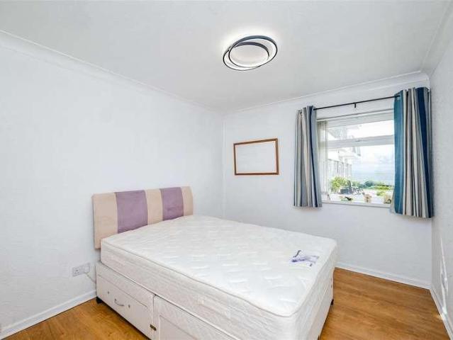 Flat for sale in The Knap, Barry
