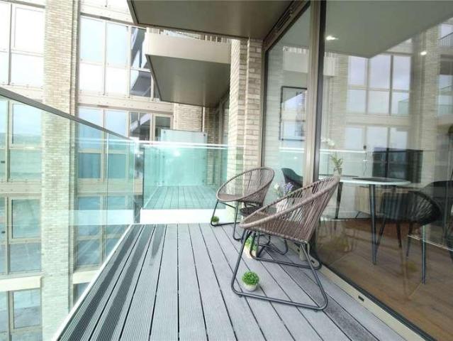 Flat for sale in St. George in the East, Wapping