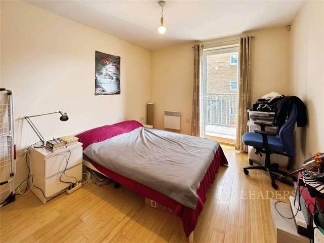 Flat for sale in Arbury, Cambridgeshire
