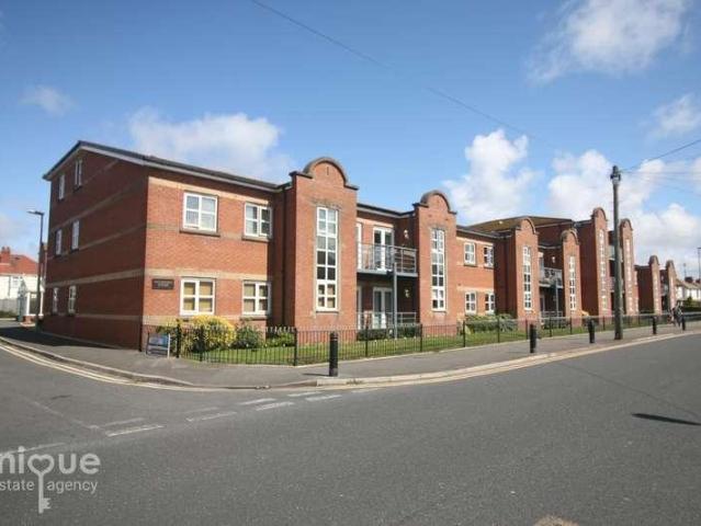 Flat for sale in Little Bispham, Blackpool
