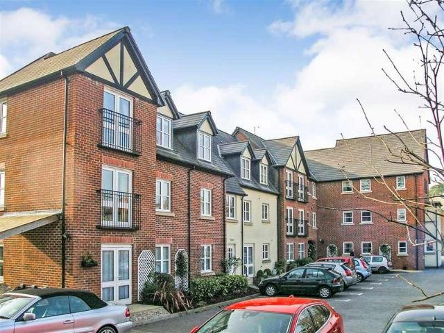 Flat for sale in Danescourt, Cardiff