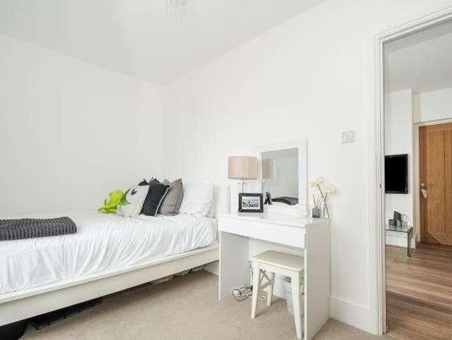 Flat for sale in Enborne, West Berkshire