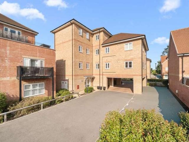 Flat for sale in Blackhills, Surrey