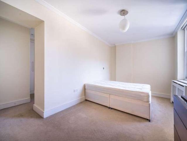 Flat for sale in Marylebone, Greater London