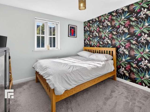 Flat for sale in Birchgrove, Cardiff