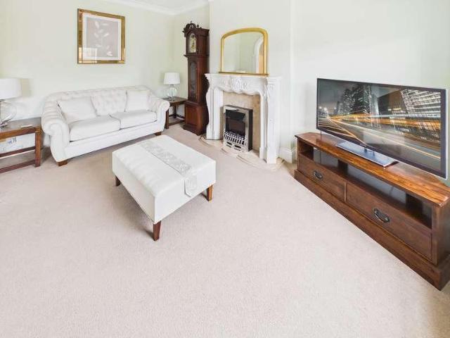 Flat for sale in King's Walden, Hertfordshire