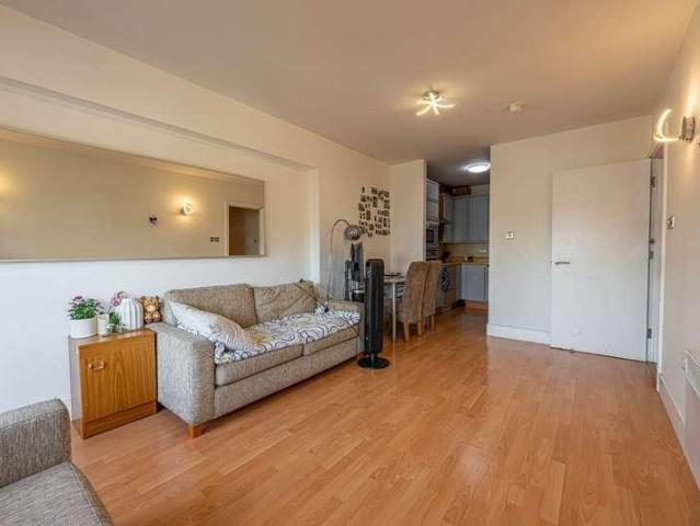 Flat for sale in Crockherbtown, Falcon Lodge