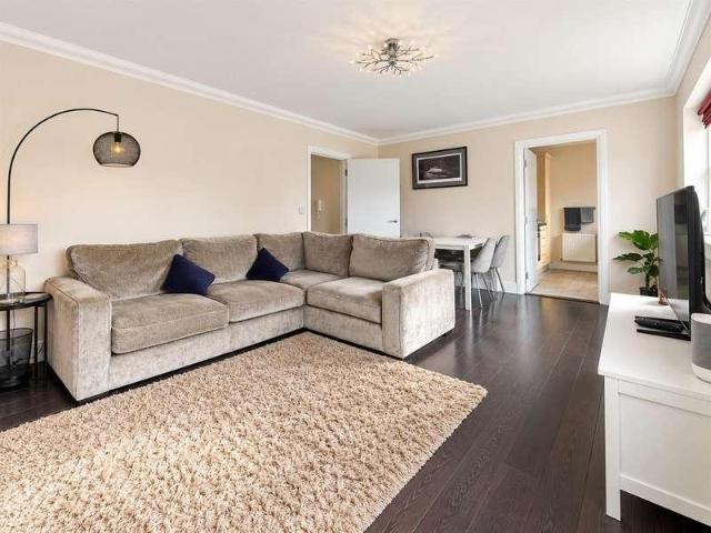 Flat for sale in Nautica La Marina, Eastbourne