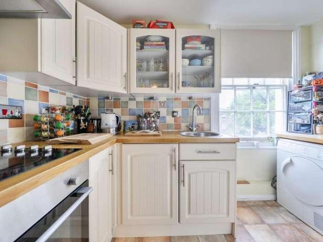 Flat for sale in Dunstable, Bedfordshire