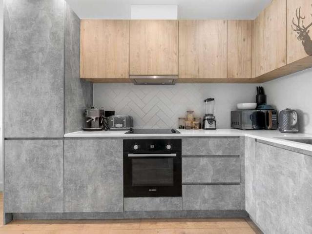 Flat for sale in Old Ford, Bow