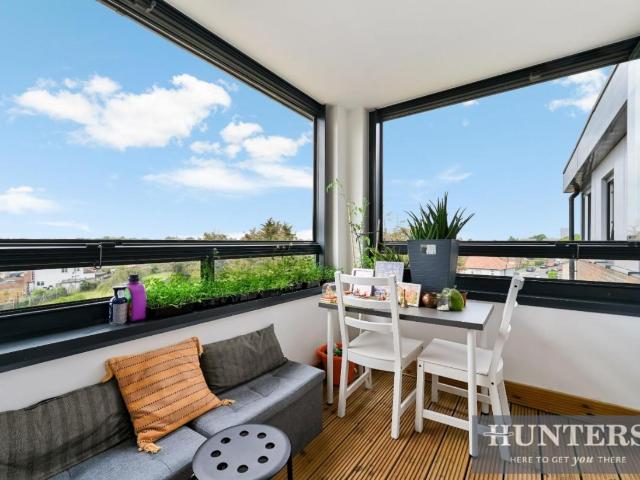 Flat for sale in London Borough of Hounslow, Greater London